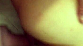 latina teen shares tight style tips in casual chat with friends