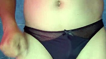 modelando esta tanguita de satén tan sexy con mi lencería y juguetes bailando un poco