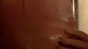 Sexy Dahlia's naughty shower fun