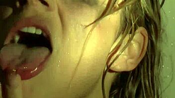 Sexy Dahlia's naughty shower fun