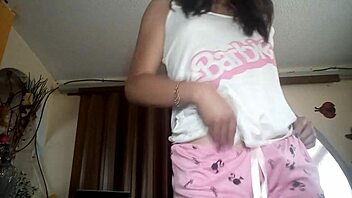 flaquito transexual records video of her cock for girlfriend