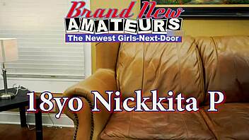 Zakaj ne gledaš, kako sesam kurc in dobim mokro pičko rit jebano kot seksi brineta Nikki P