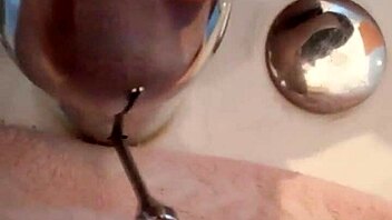 Hey, Gretala is playing with her pussy lips and muscular spots 😏