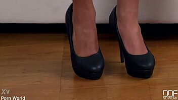 Blonde in Heels and Jeans Reveals Shaved Pussy Delight