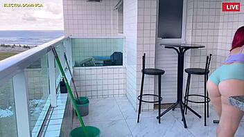 Contratei Essa Empregada E Ela E Muito Safada Veio Com Mini Shorts Para Me Deixar Excitado Eu Fiquei Louco