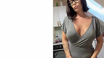 Oh My God, My Pretty Pussy Deserves To Be Worshipped And Shown Off!