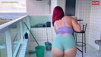 Contratei Essa Empregada E Ela E Muito Safada Veio Com Mini Shorts Para Me Deixar Excitado Eu Fiquei Louco