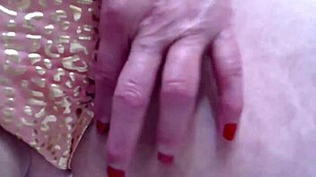 Sexy pawg dawnskye1962 lets you explore her curvy body from armpits to feet 😍