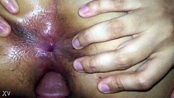 Hey, check out this cute skinny girl! 😍