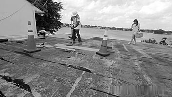 Brunette slut wife bangs roofer outdoors in Florida for a quick fix. She takes facial cumshot bent over.