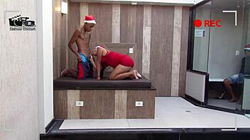 Backstage bastidores from Christmas scene recording with full video on Xvideos Red.