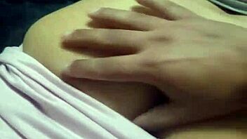 ariana shakes her juicy ass spreading tight holes open