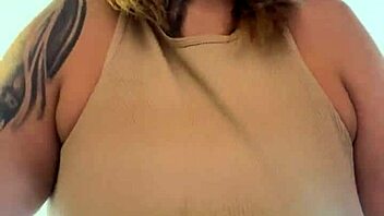 fui treina na academia times square bico peito durinho escorrendo suor buceta gringos olhava mao pau duro