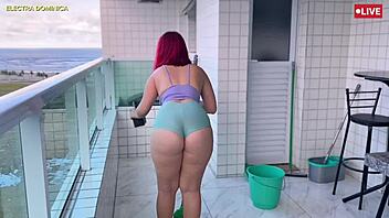 Contratei Essa Empregada E Ela E Muito Safada Veio Com Mini Shorts Para Me Deixar Excitado Eu Fiquei Louco