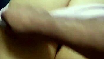 ariana shakes her juicy ass spreading tight holes open