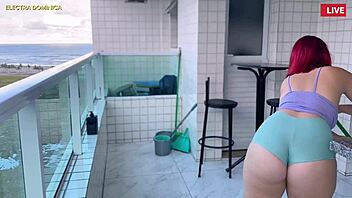 Contratei Essa Empregada E Ela E Muito Safada Veio Com Mini Shorts Para Me Deixar Excitado Eu Fiquei Louco