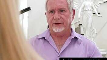 Naughty petite khloe kapri offers hung mature her ass for intense anal