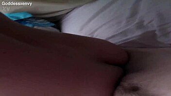 Dream gf wakes him up with rough quickie pounding and orgasm 😈🍑🔥