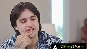 Hej, ten zbocenec dává creampie horké milfky Rachael Cavalli s jejím chlapem v pokoji