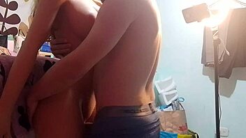 Me gusta culiarme a mi padrastro porque tiene su verga peque�a y no me lastima el co�o