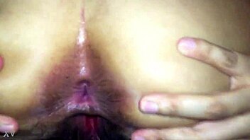 Hey, check out this cute skinny girl! 😍