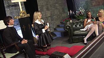 jassie and lexxxi tyler are so scandalous by the pool with their shaved looks