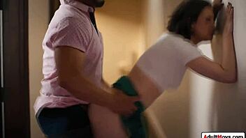 this party fucking sucks so anal n dp me