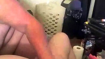 Kandy Kane the sexy Sri Lankan slut 😏