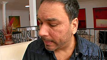 Hey, check this horny amateur scoring a big facial while her boyfriend watches 😏🍆💦