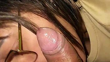 Madrastra se folla a su hijastro por reprobar el ciclo with chubby bbw flashing and wet homemade action.