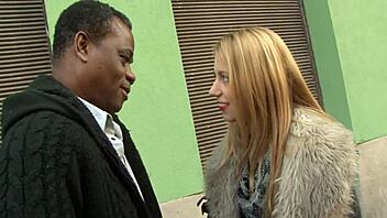 Nikky Thorne pushes creampie out