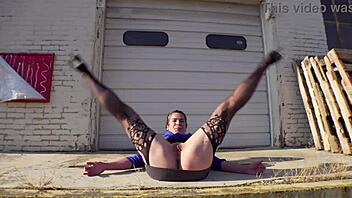 milf flashes her anus at the loading docks in sexy stockings