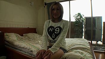Have you seen this Japanese amateur homemade video in hotel?