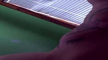 Dream gf wakes him up with rough quickie pounding and orgasm 😈🍑🔥