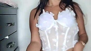 Let me seduce you to fuck hard.