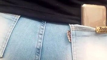 hey check out that curvy brunette in jeans at the shop