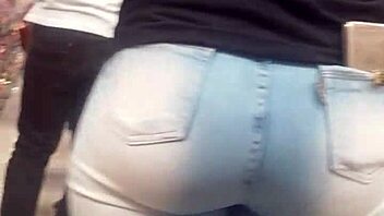 hey check out that curvy brunette in jeans at the shop