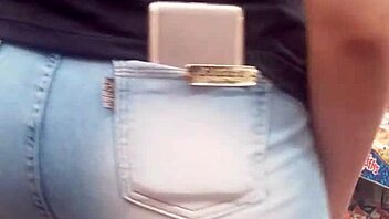 hey check out that curvy brunette in jeans at the shop