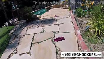 Hey delivery driver, let's hook up quick!