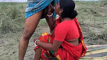 Outdoor Fucking in a My Best Boudi Last Time!