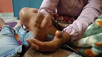 Please take off your condom and creampie my pussy now