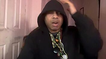 Holy shit, check out this muscular goth bbw pornstar dominating as mr cunnlingus in real talk better than tmz!