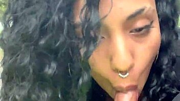 Swallowing cum in a public park during daytime in Buenos Aires