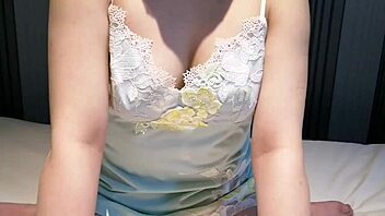 巨乳人妻 in Sexy Lingerie Rides Cowgirl to Orgasm