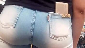 hey check out that curvy brunette in jeans at the shop