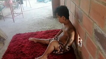 Tia cachonda penetrated hard doggystyle after gifting phone