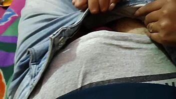 Please take off your condom and creampie my pussy now