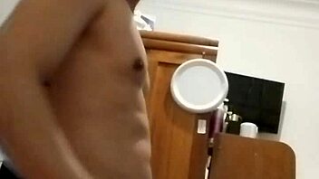 ohh, i'm dancing so sexy just for you, like umm, feel the rhythm baby...