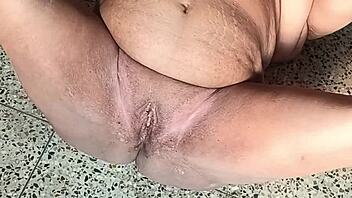 Fat desi indian stepmom pissing and loudly farting fucked by young stepson.