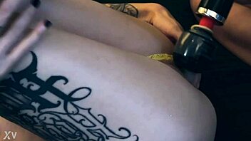 Come see me cumming hard with my pretty feet 😍